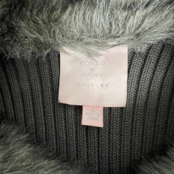 Romeo + Juliet Couture Faux Fur Knit Vest With Belt Women’s Gray Small - Picture 5 of 9